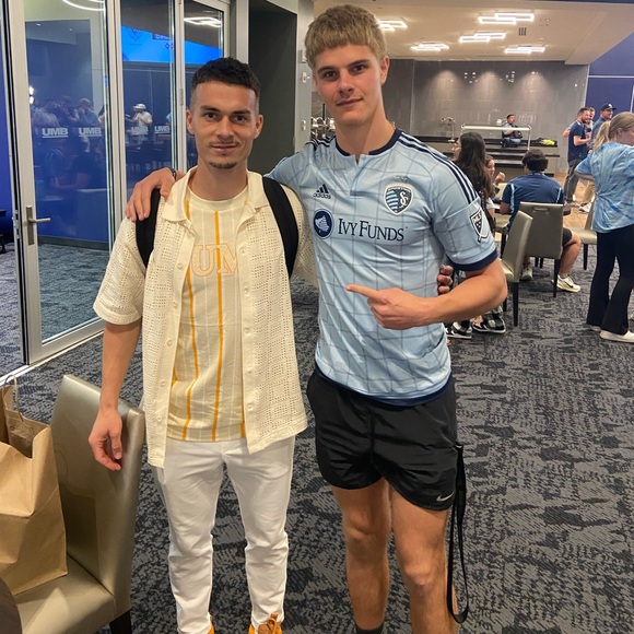 Meet your Posher, Levi - Picture 2 of 2